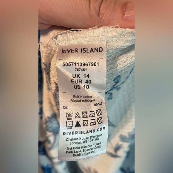 River Island Shirred Neck Floral Midi Dress - Picture 8 of 9